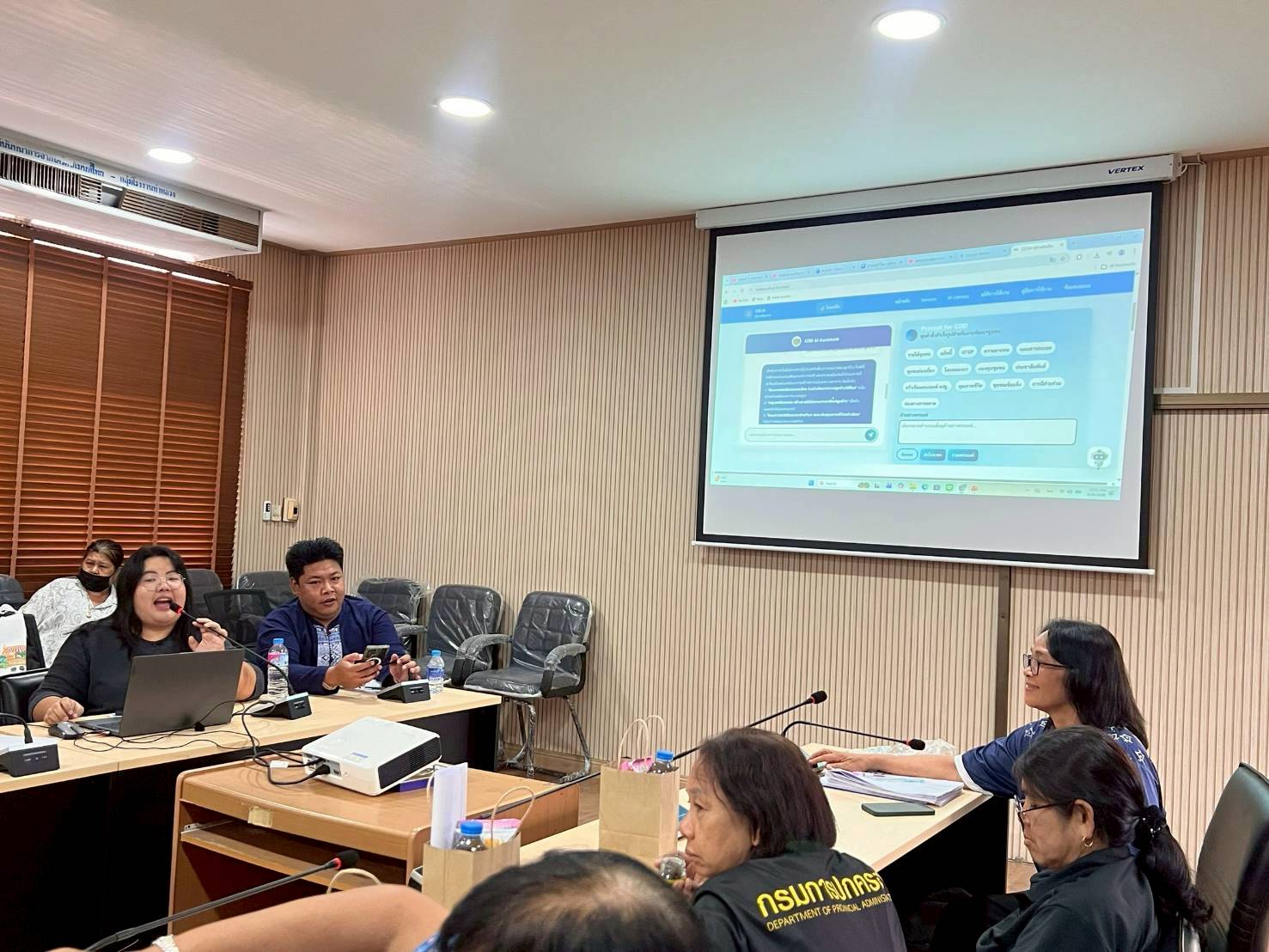  สพอ.ท่าเรือ : ประชาสัมพันธ์การใช้งาน “CDD AI Chatbot” ผู้ช่วยอัจฉริยะด้านการพัฒนาชุมชน ในการประชุม